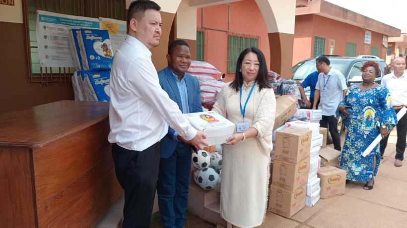 Des donations par deux associations Chinoises !