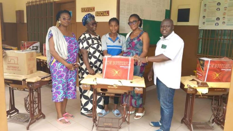 Remise de kits à 19 jeunes diplômés du Certificat de Qualification aux Métiers (CQM