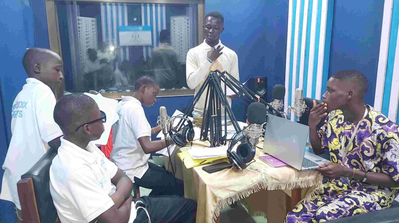 Dassa-Zoumé : immersion au cœur de la nouvelle génération de journalistes de Radio SOS !