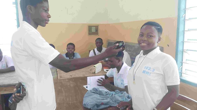 Les journalistes juniors de Radio SOS « La Voix des Enfants » reprennent le micro pour une nouvelle semaine d&rsquo;immersion !